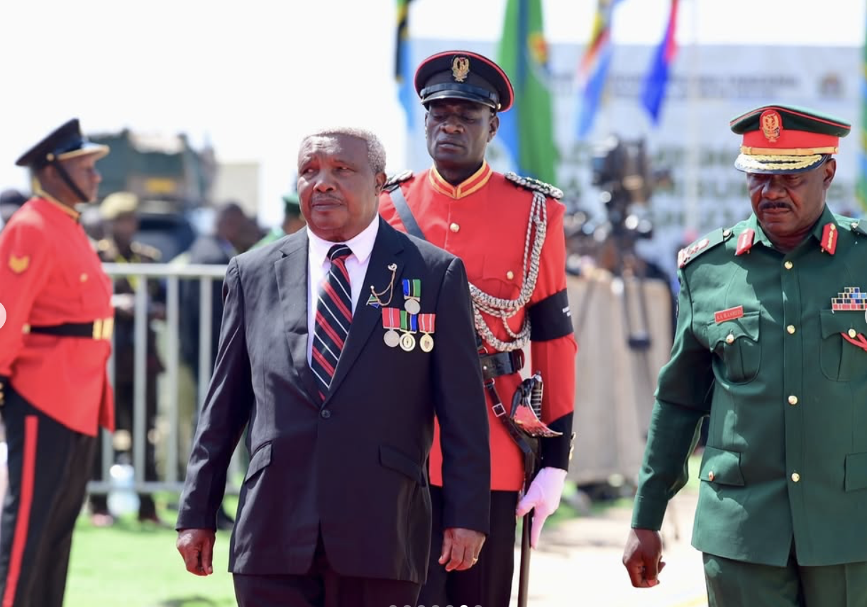 SHUJAA ALIYEPIGANA VITA ASISITIZA AMANI.
