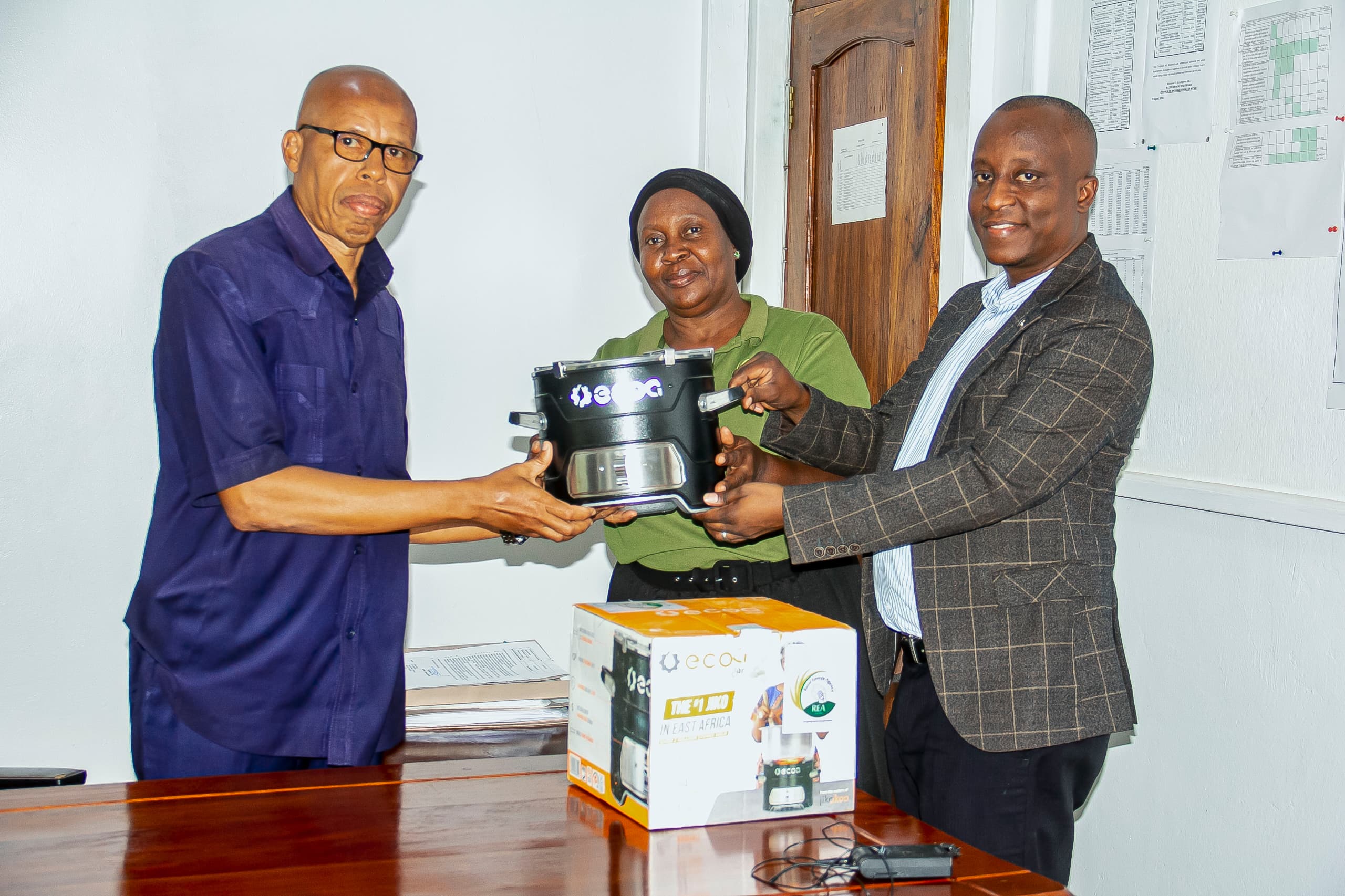 RAIS SAMIA AWAFUTA MACHOZI YA KUNI AKINA MAMA NCHINI.