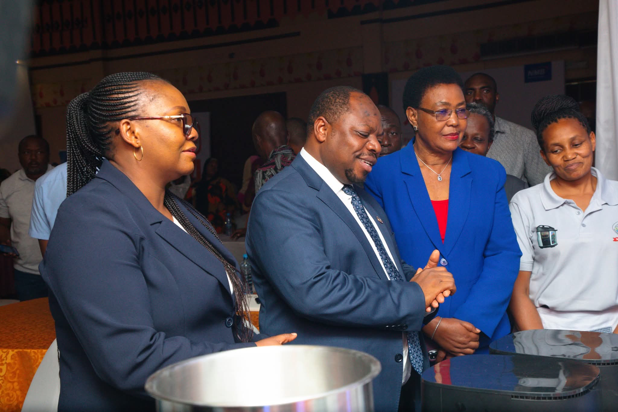 WANANCHI WATAKIWA KUTUNZA AFYA ZAO KWA KUTUMIA NISHATI SAFI YA KUPIKIA.