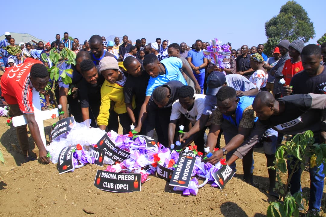 Mbeya Yafurika Kumuaga Mwanahabari Kadala Komba