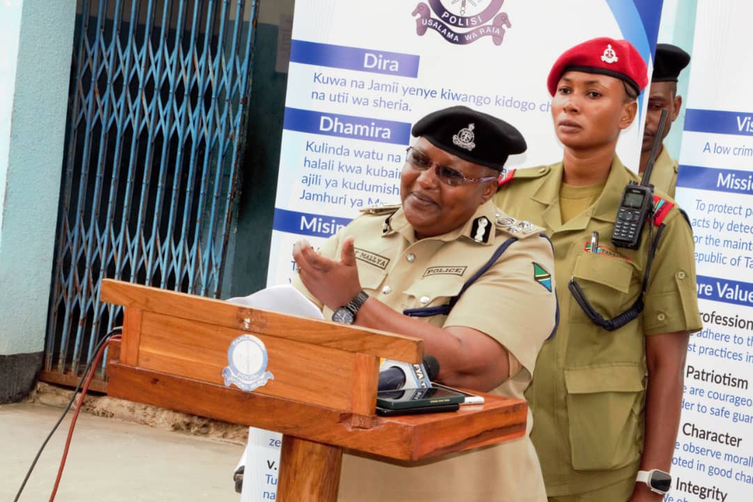 JESHI la polisi linawashikilia watu 121 huku 1 kati yao akitekeleza mauaji ya mtoto wa kiume.