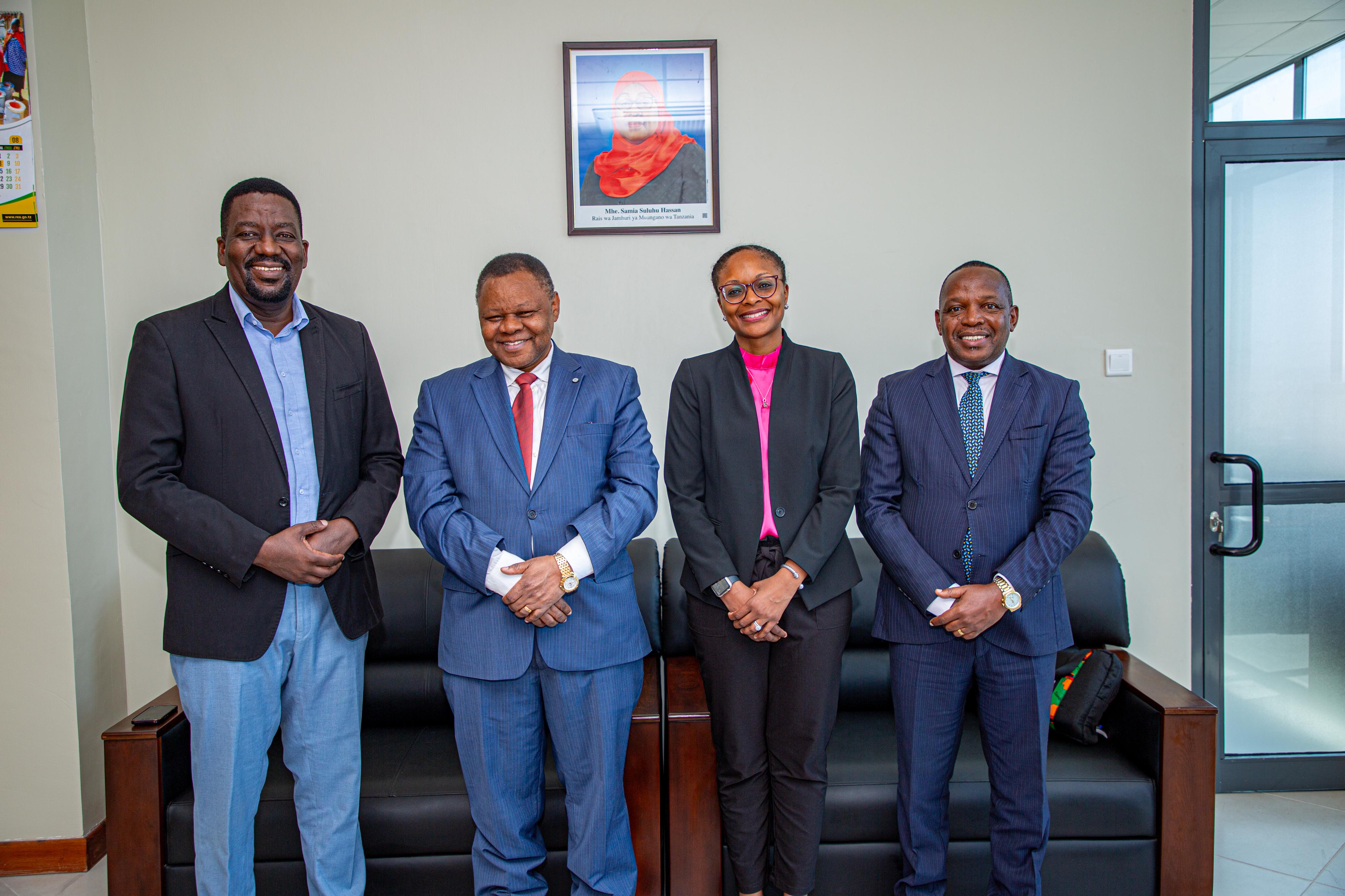 BENKI YA DUNIA KUJENGA MRADI WA NJIA YA KUSAFIRISHA UMEME WA KV 400 KUTOKA UGANDA HADI TANZANIA*