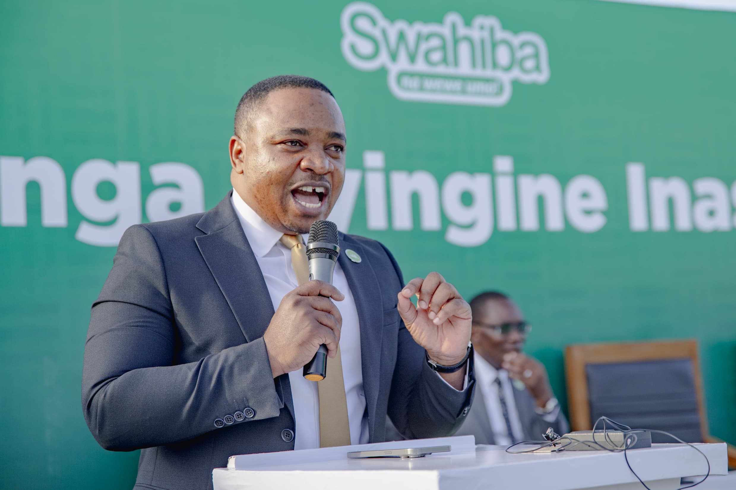 CRDB WATOA GARI LA PILI KWA MSHINDI,WATANZANIA WAHAMASISHWA KUCHANGAMKIA FURSA.